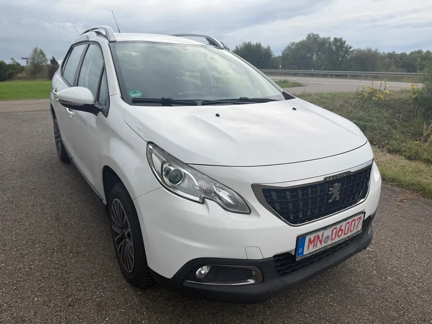 Peugeot 2008 Active Weiß - 2