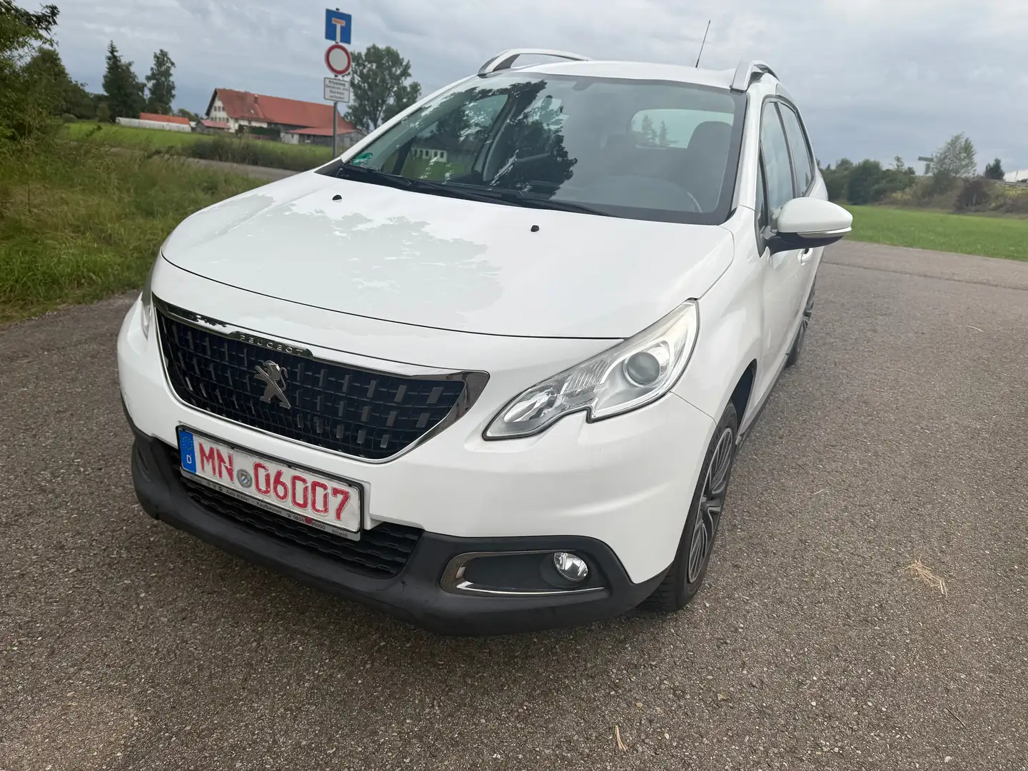 Peugeot 2008 Active Weiß - 1