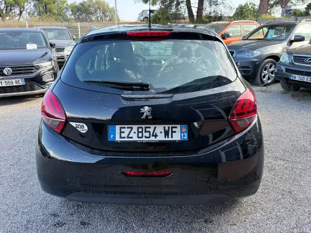 Peugeot 208 view 13
