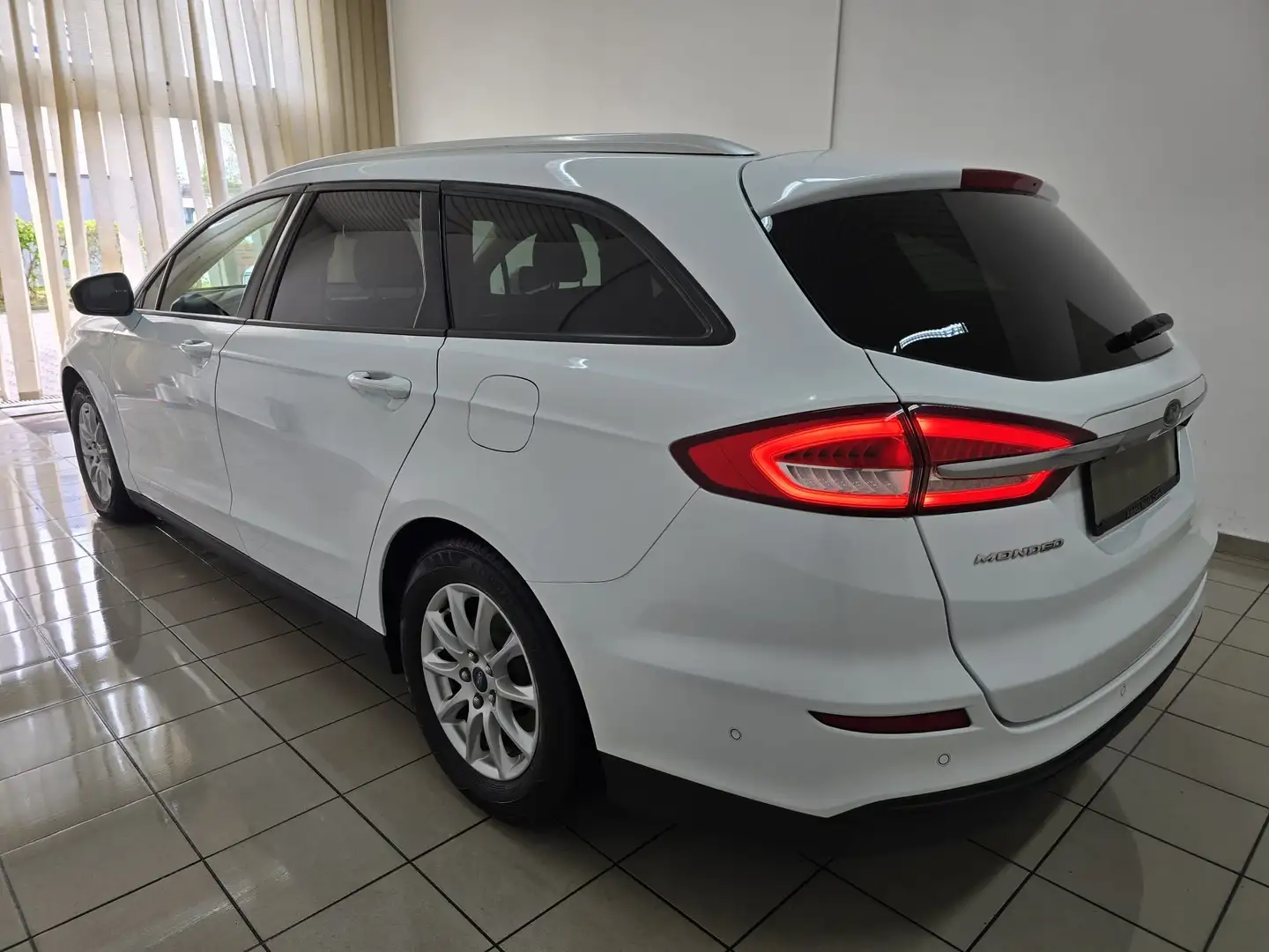Ford Mondeo Turnier Business Edition Navi Kamera AHK Wit - 2