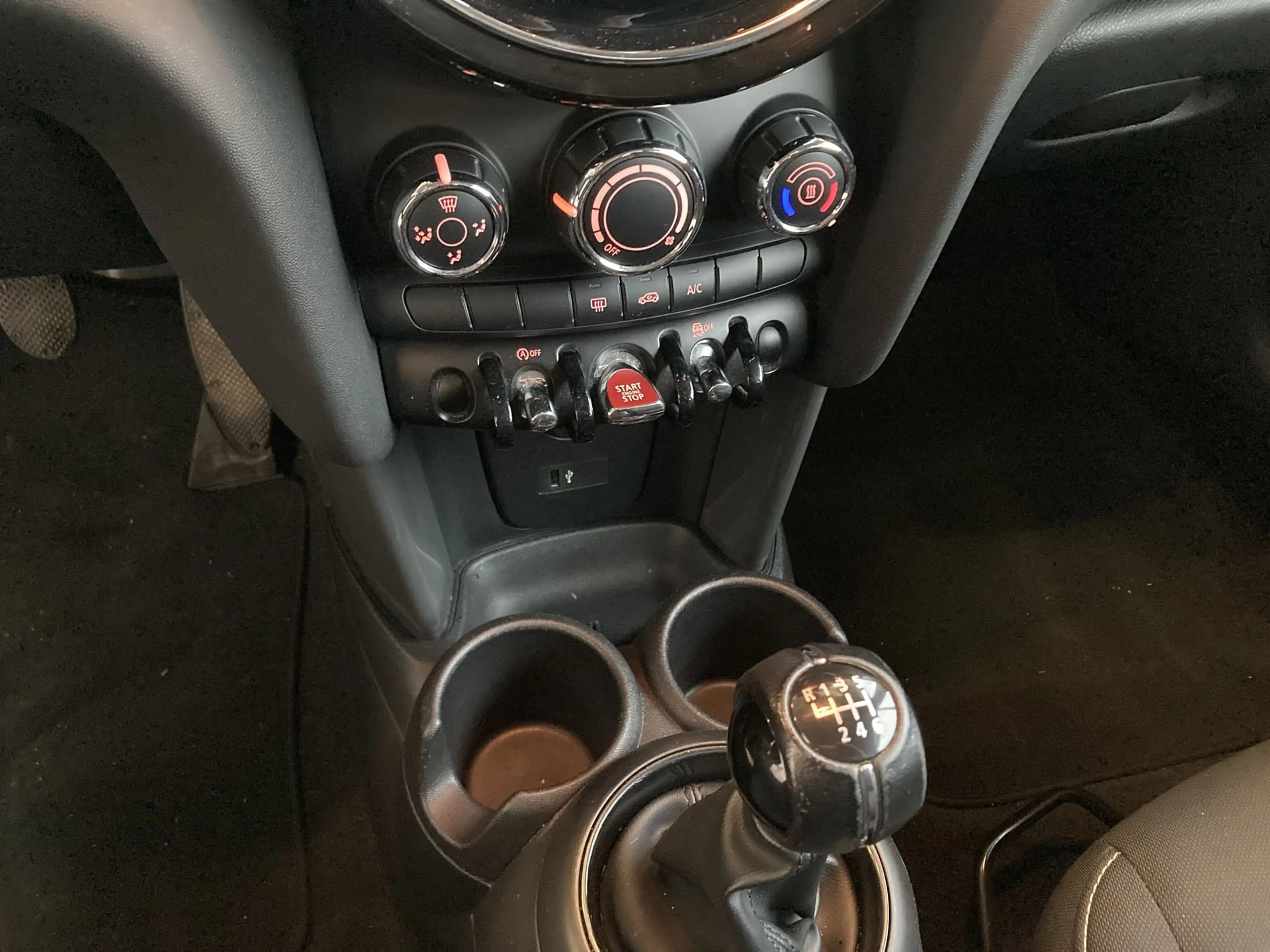 MINI One BENZINE SLECHTS 62000KM!!!! — photo 14
