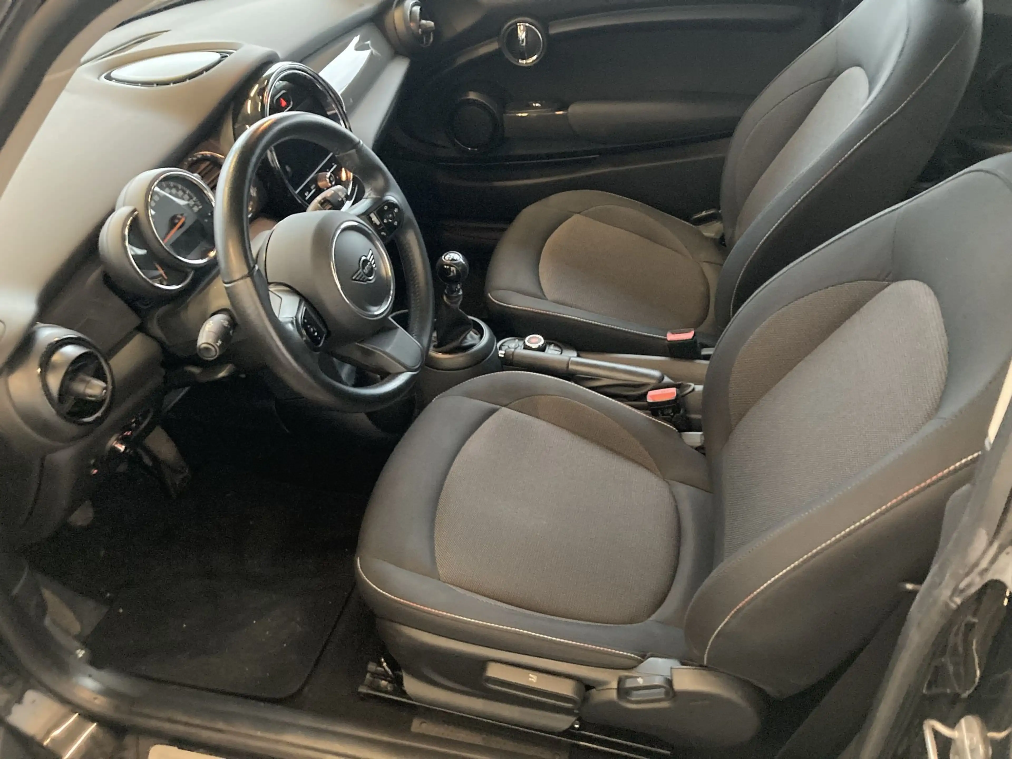 MINI One BENZINE SLECHTS 62000KM!!!! — photo 10