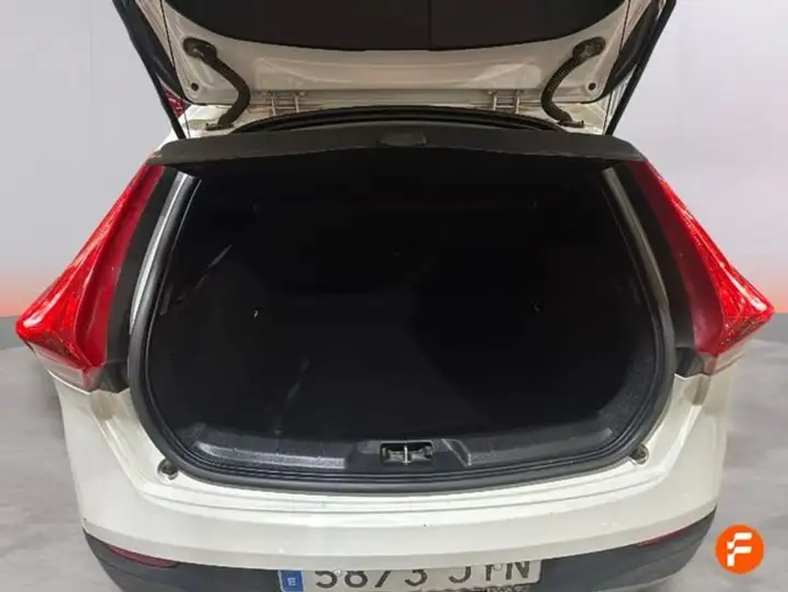 Volvo S40 2017, foto 17