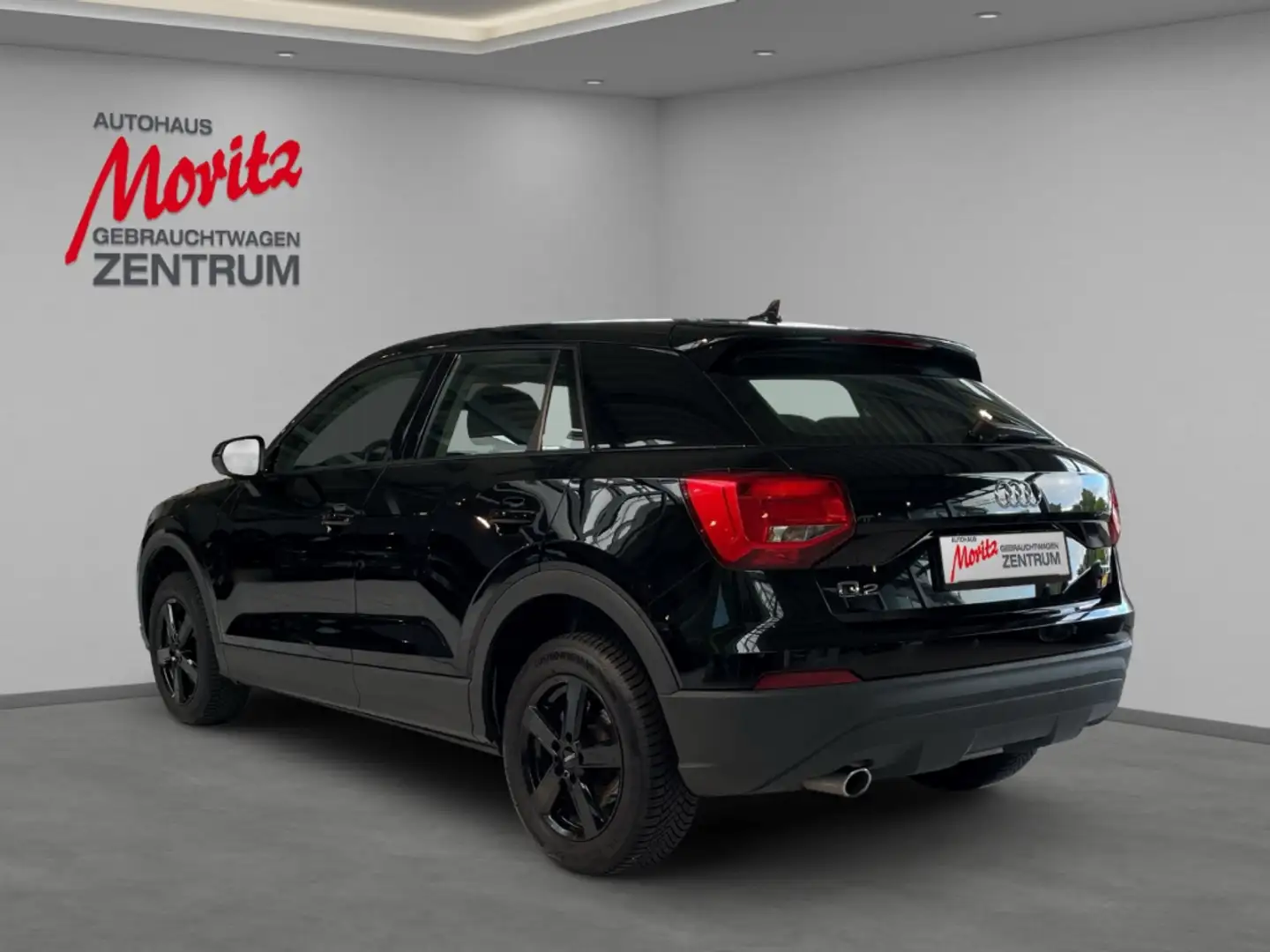 Audi Q2 1.6 TDI *MIT ALLWETTER & WENIG KM!* Zwart - 2
