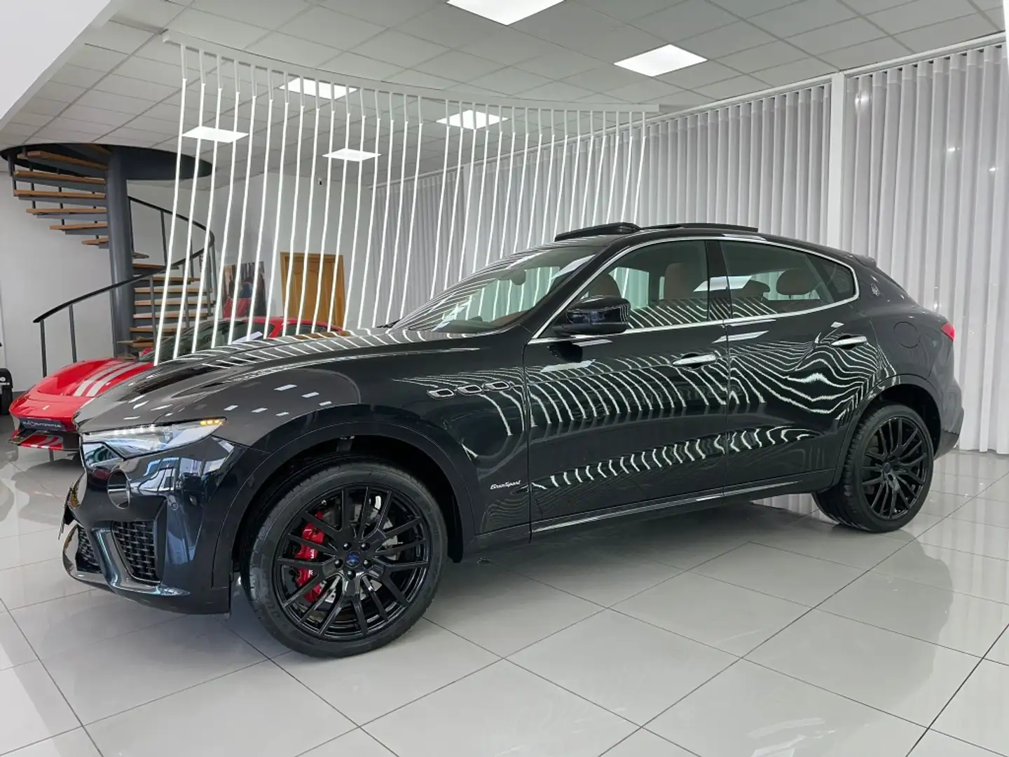 Maserati Levante 430 GranSport S Aut. Negro - 2