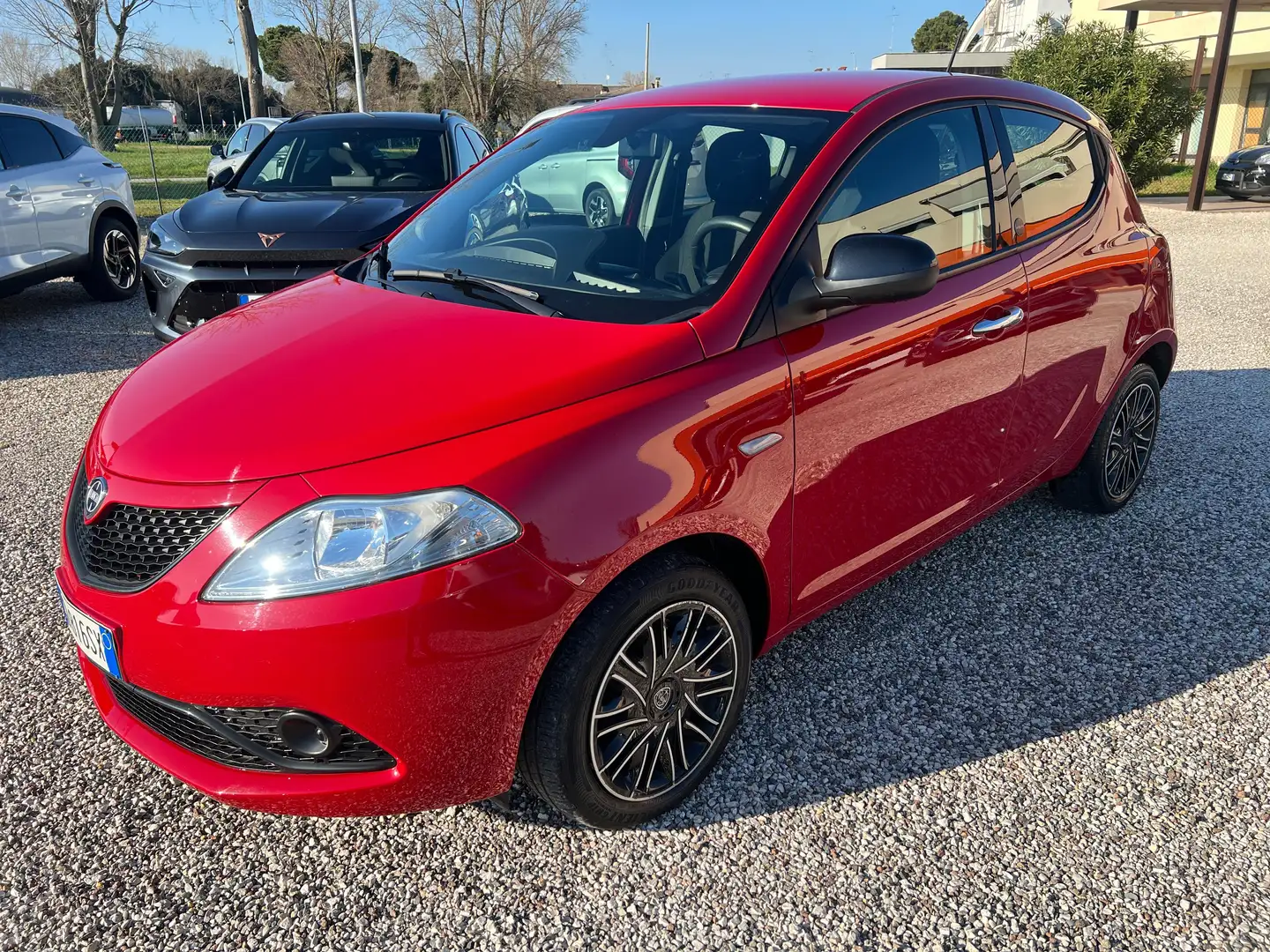 Lancia Ypsilon 1.0 firefly hybrid Silver  IDONEA PER NEOPATENTATI Rosso - 1