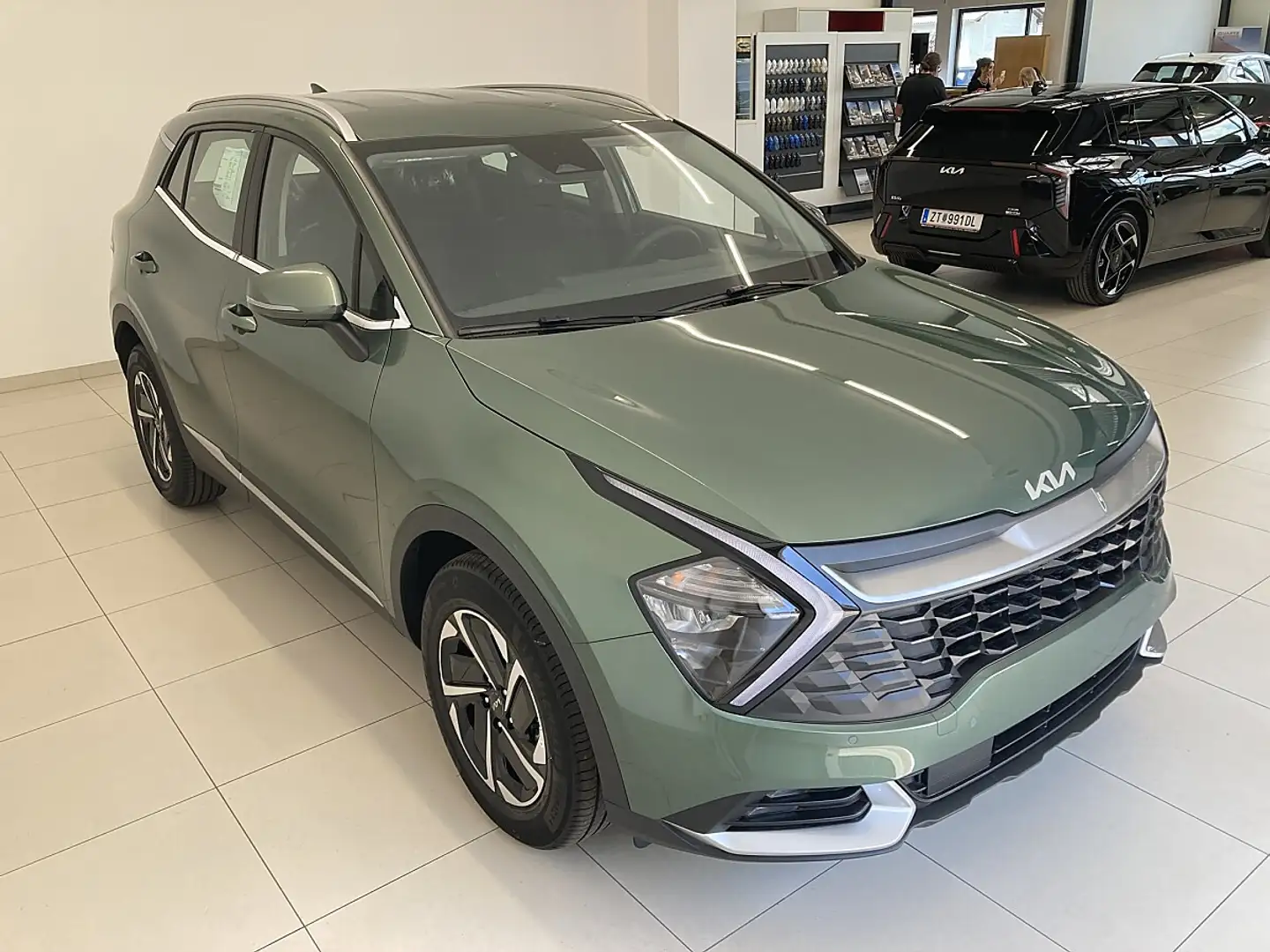 Kia Sportage Hybrid Silber-Ausstattung **Barkaufpreis** Grün - 2