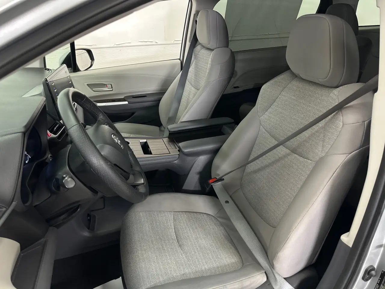 Toyota Sienna снимка Toyota Sienna