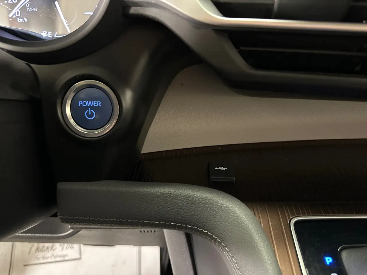 Toyota Sienna снимка Toyota Sienna