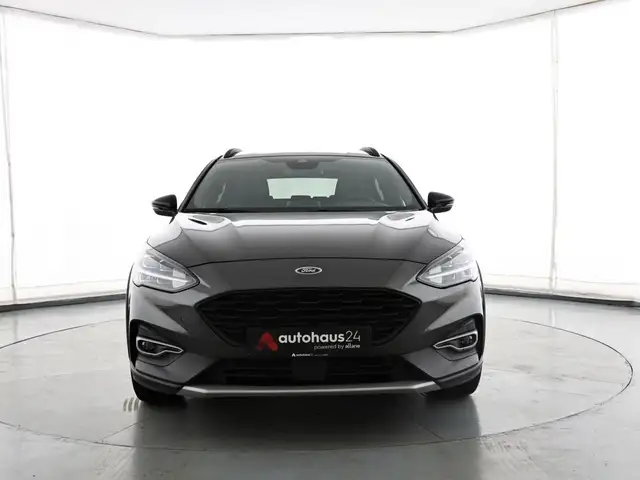 Ford Focus view 2