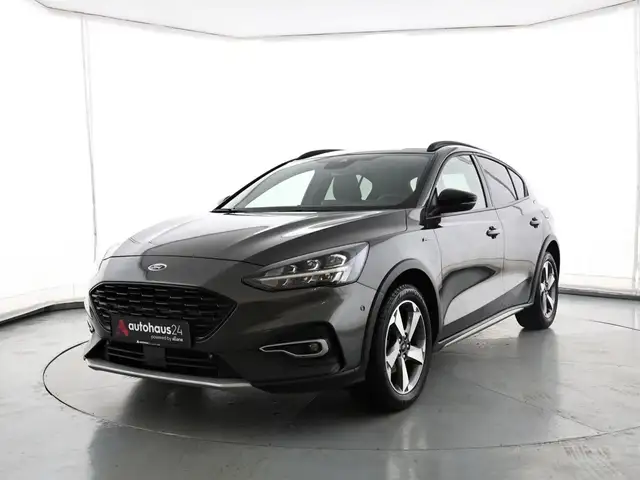 Ford Focus view 3