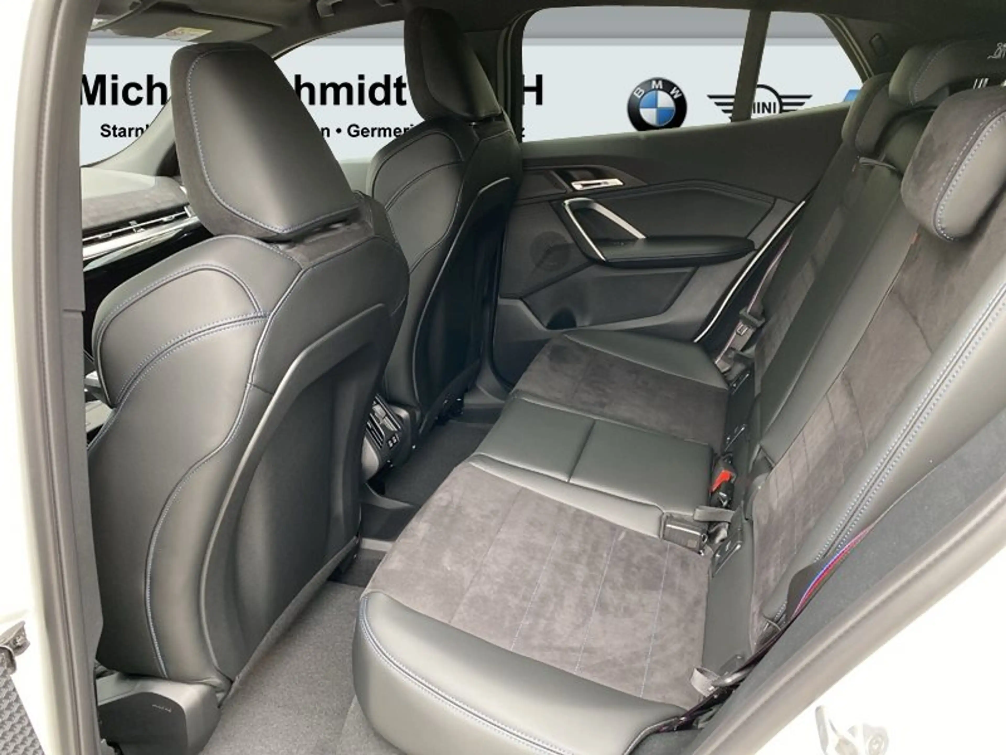 BMW iX2 eDrive20 M Sportpaket Head-Up DAB LED RFK — photo 9