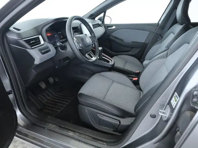 Renault Clio view 11