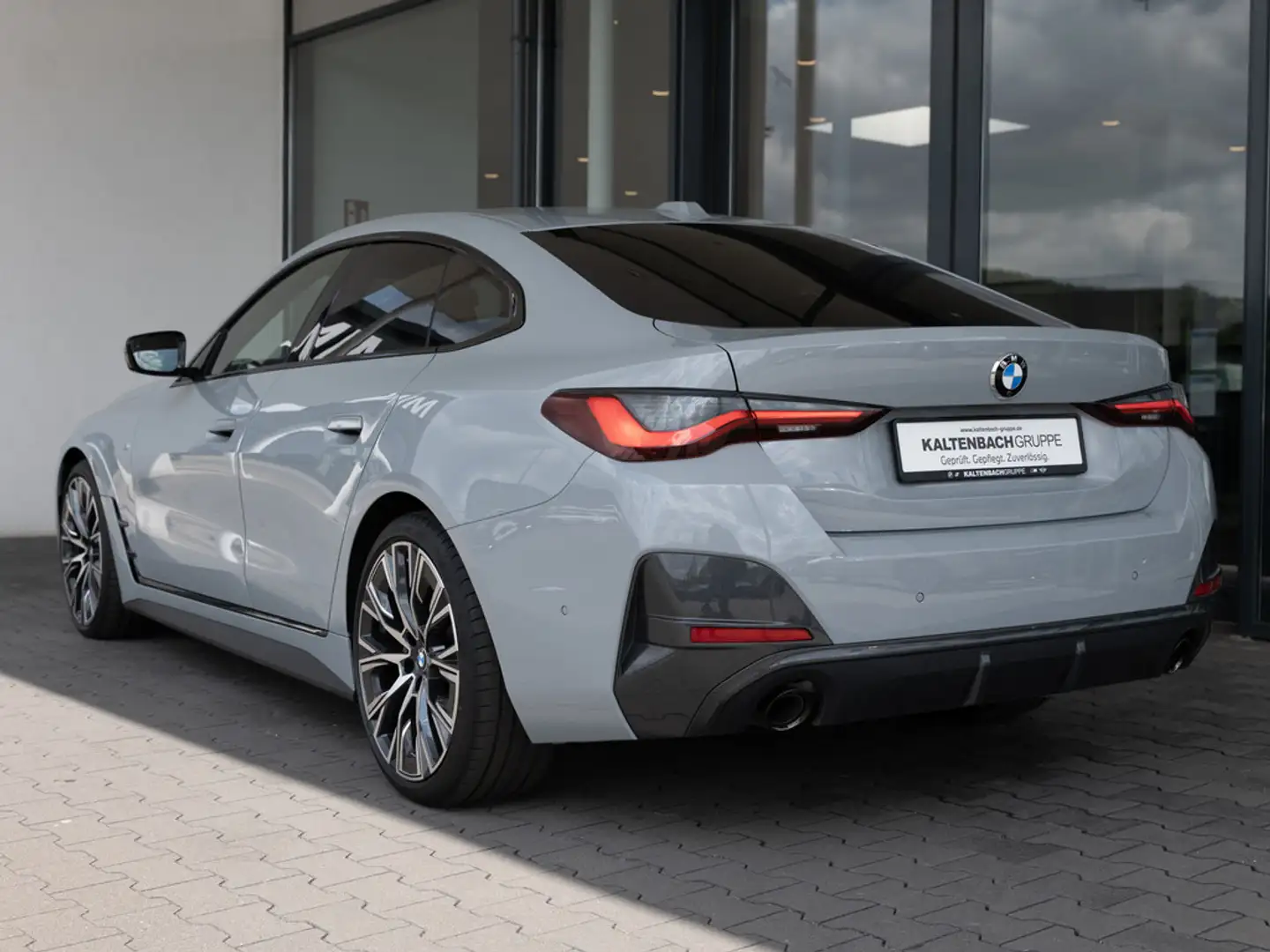 BMW 420 d Gran Coupe xDrive Sport Line AHK LED HUD Grau - 2