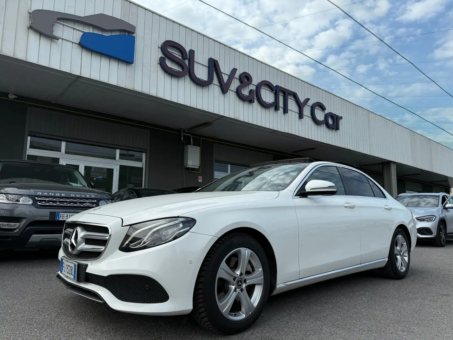 Mercedes-Benz E 220 E 220 d Sport 4matic / TETTO PANORAMICO White - 1