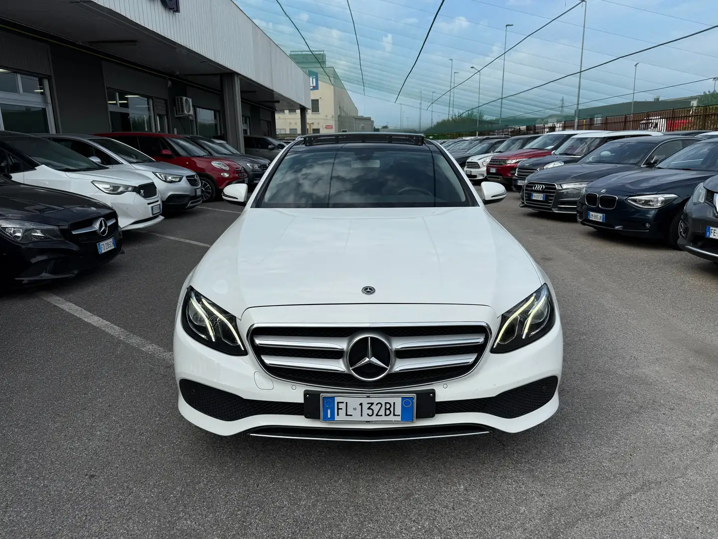 Mercedes-Benz E 220 E 220 d Sport 4matic / TETTO PANORAMICO White - 2
