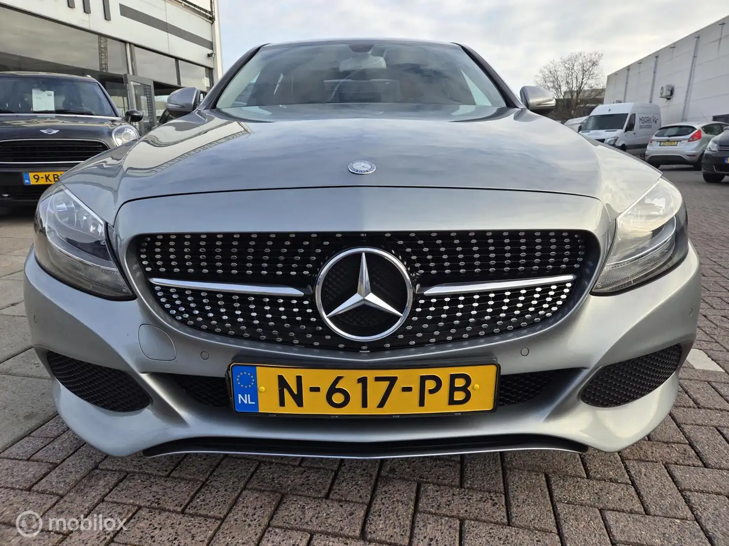 Mercedes-Benz C 180 Prestige Grau - 2