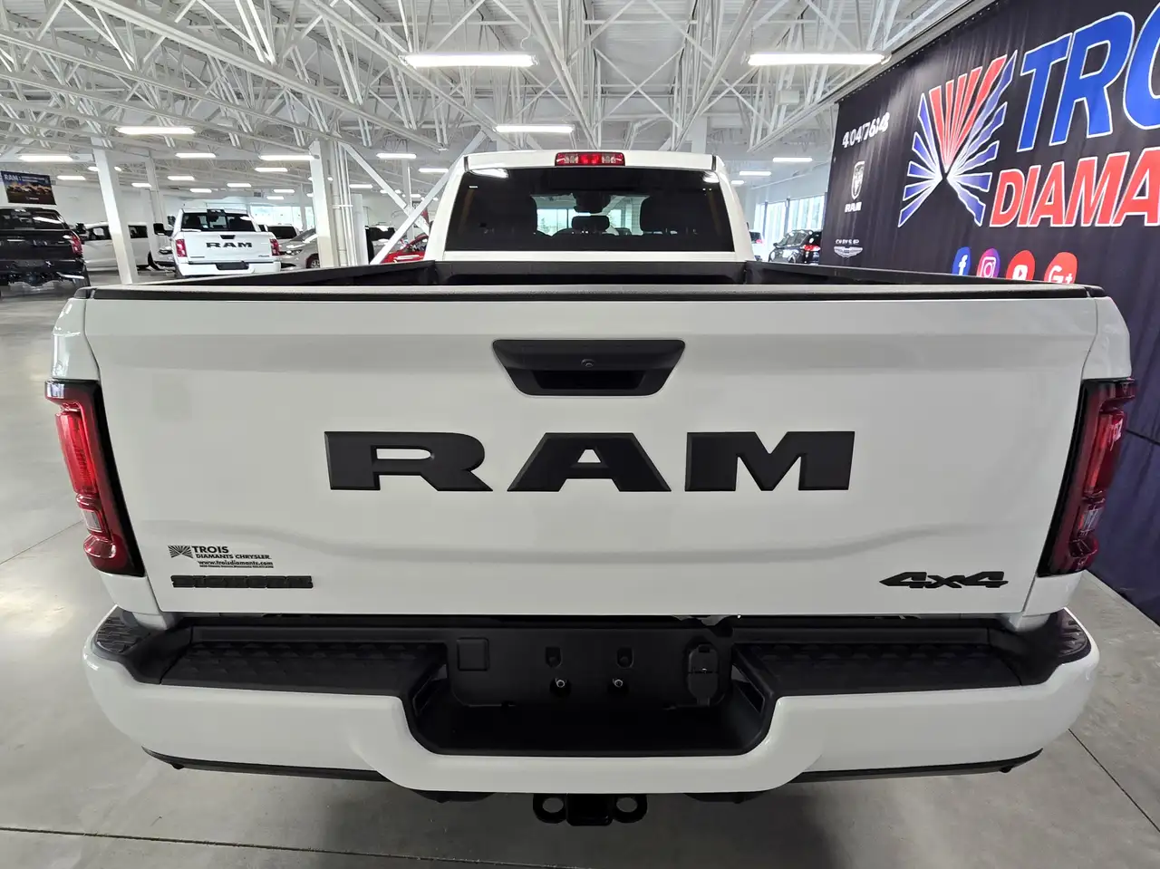 RAM 2500 снимка RAM 2500