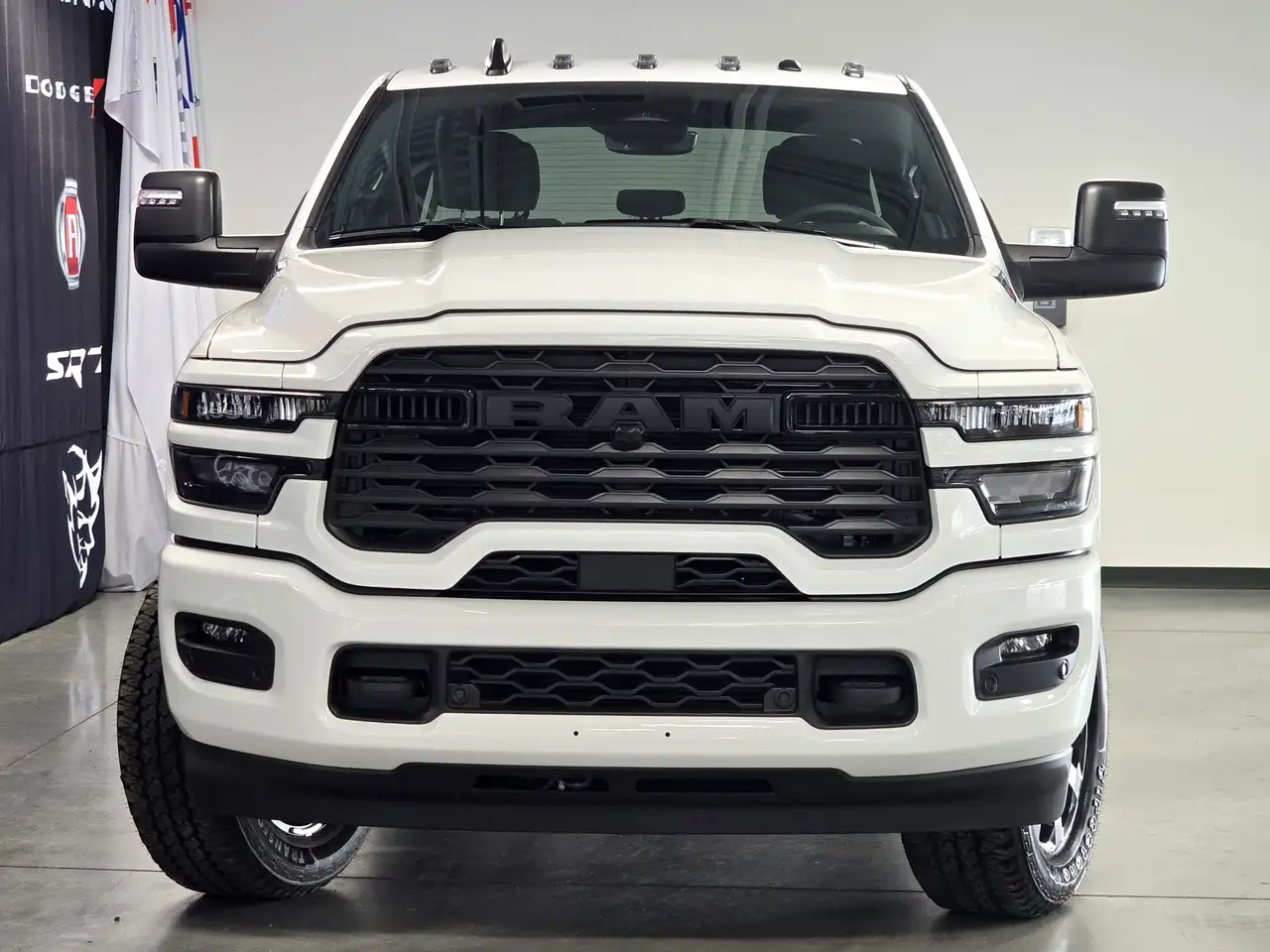 RAM 2500 снимка RAM 2500