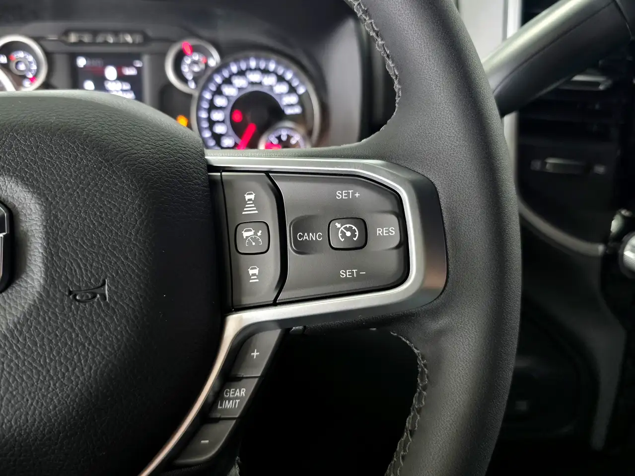 RAM 2500 снимка RAM 2500