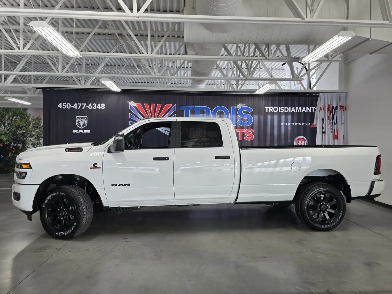 RAM 2500 снимка RAM 2500