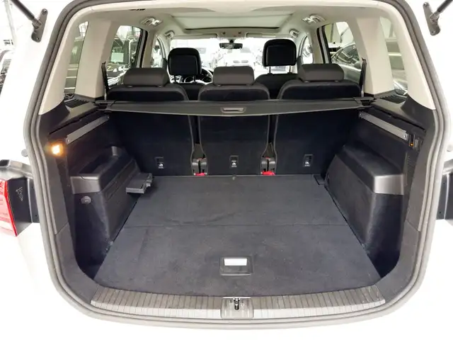 Volkswagen Touran view 6
