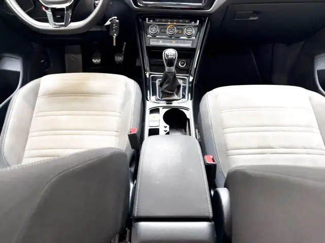 Volkswagen Touran view 14