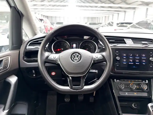 Volkswagen Touran view 10