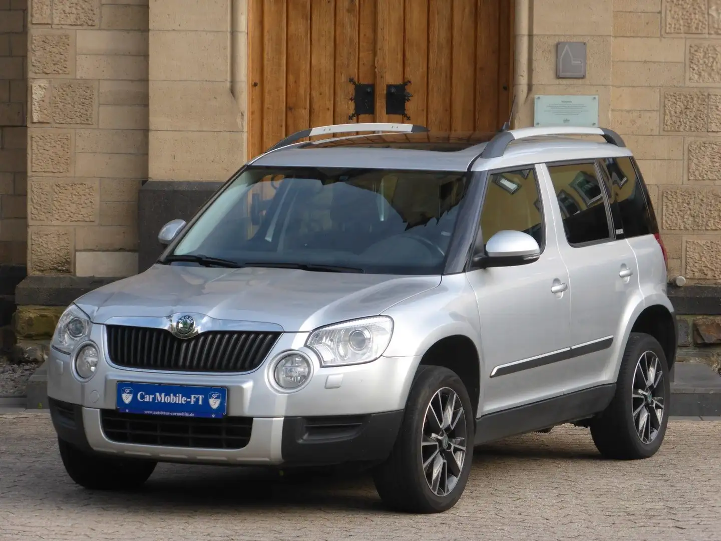 Skoda Yeti Adventure 4x4*1 HD*NAVI*PANO*TEMPO*S.H.GEP* Silber - 1