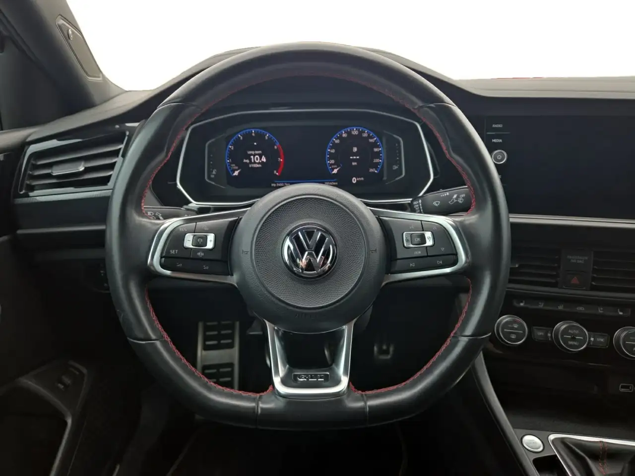 Volkswagen Jetta снимка Volkswagen Jetta