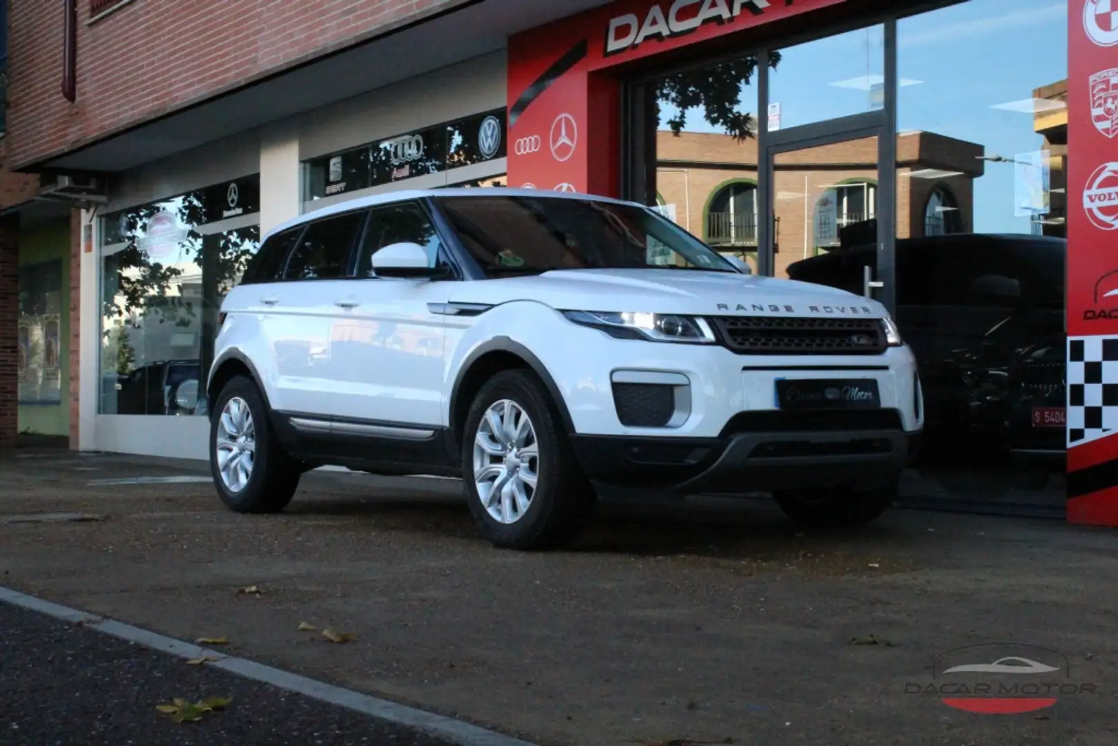 Land Rover Range Rover Evoque 2.0TD4 Pure 4WD Aut. 150 Blanc - 1