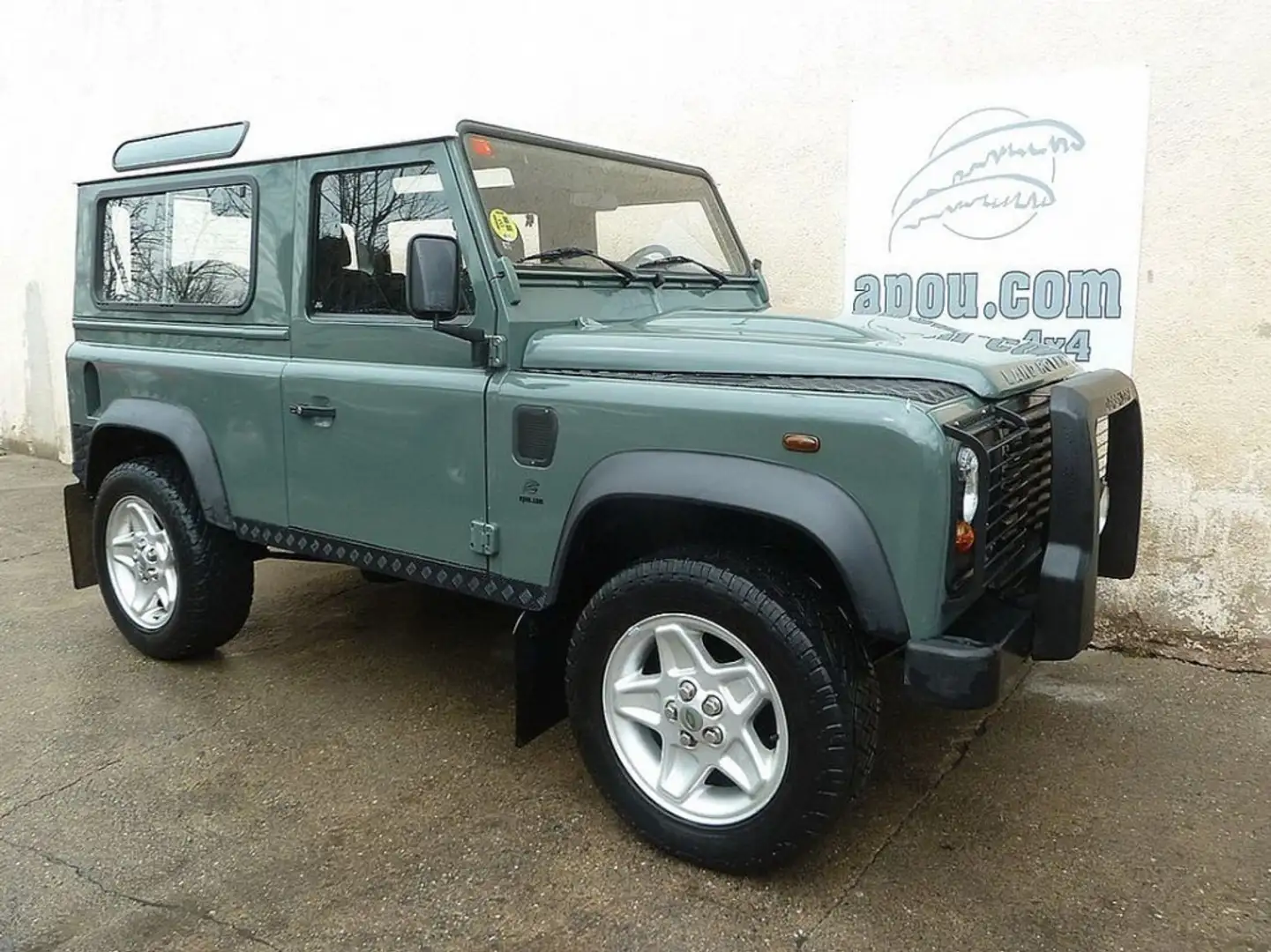 Land Rover Defender 90 ST SVX Grün - 2