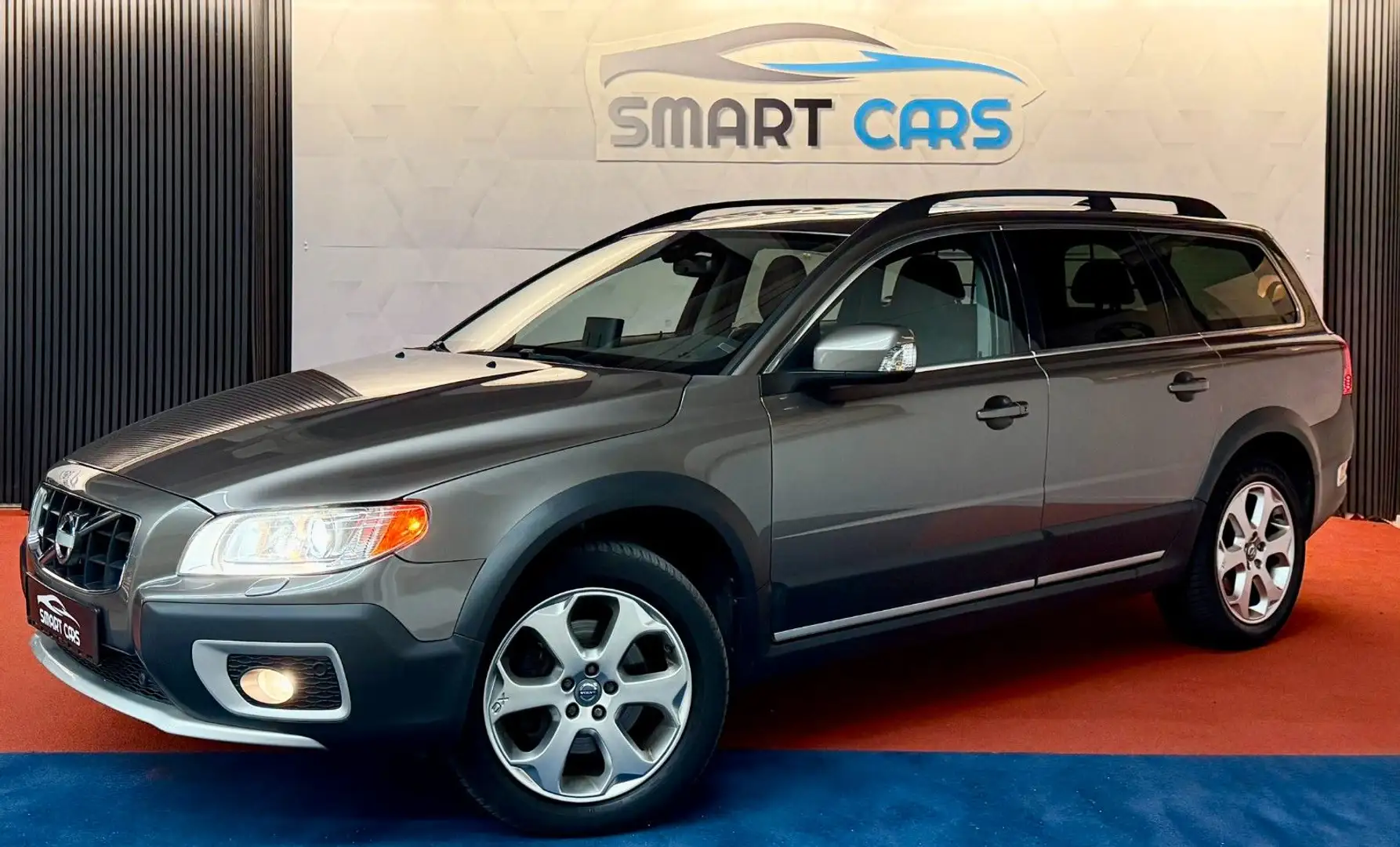 Volvo XC70 *Summum 2WD*Leder*Navi*Xenon*AHK*PDC*SHD* Gris - 1