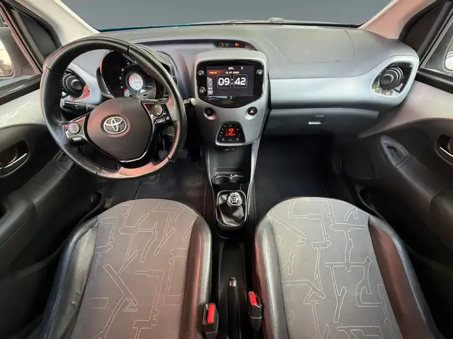 Toyota Aygo view 11