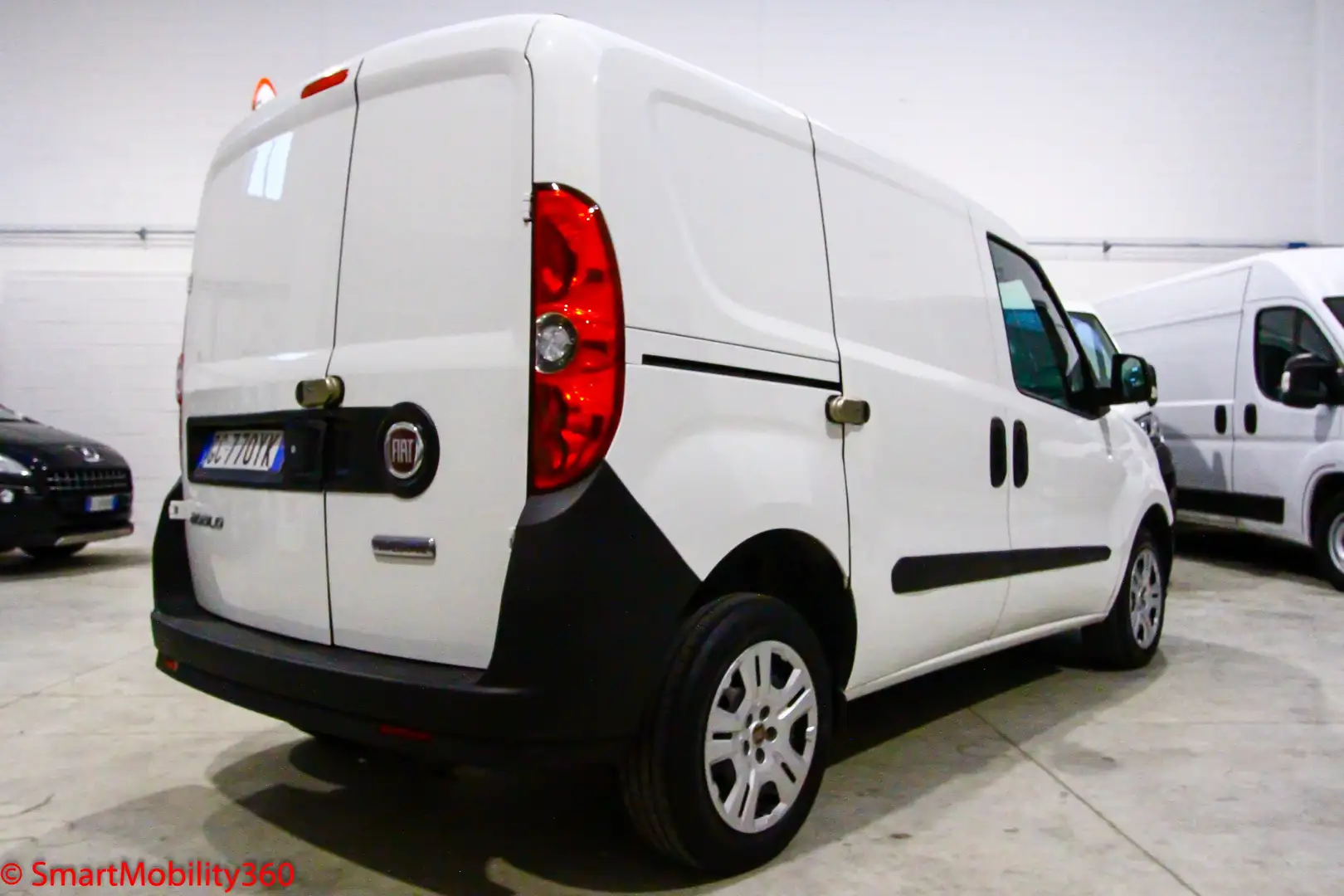 Fiat Doblo Cargo 1.3 mjt 95cv CH1 Lounge S&S Euro6d-temp Weiß - 2