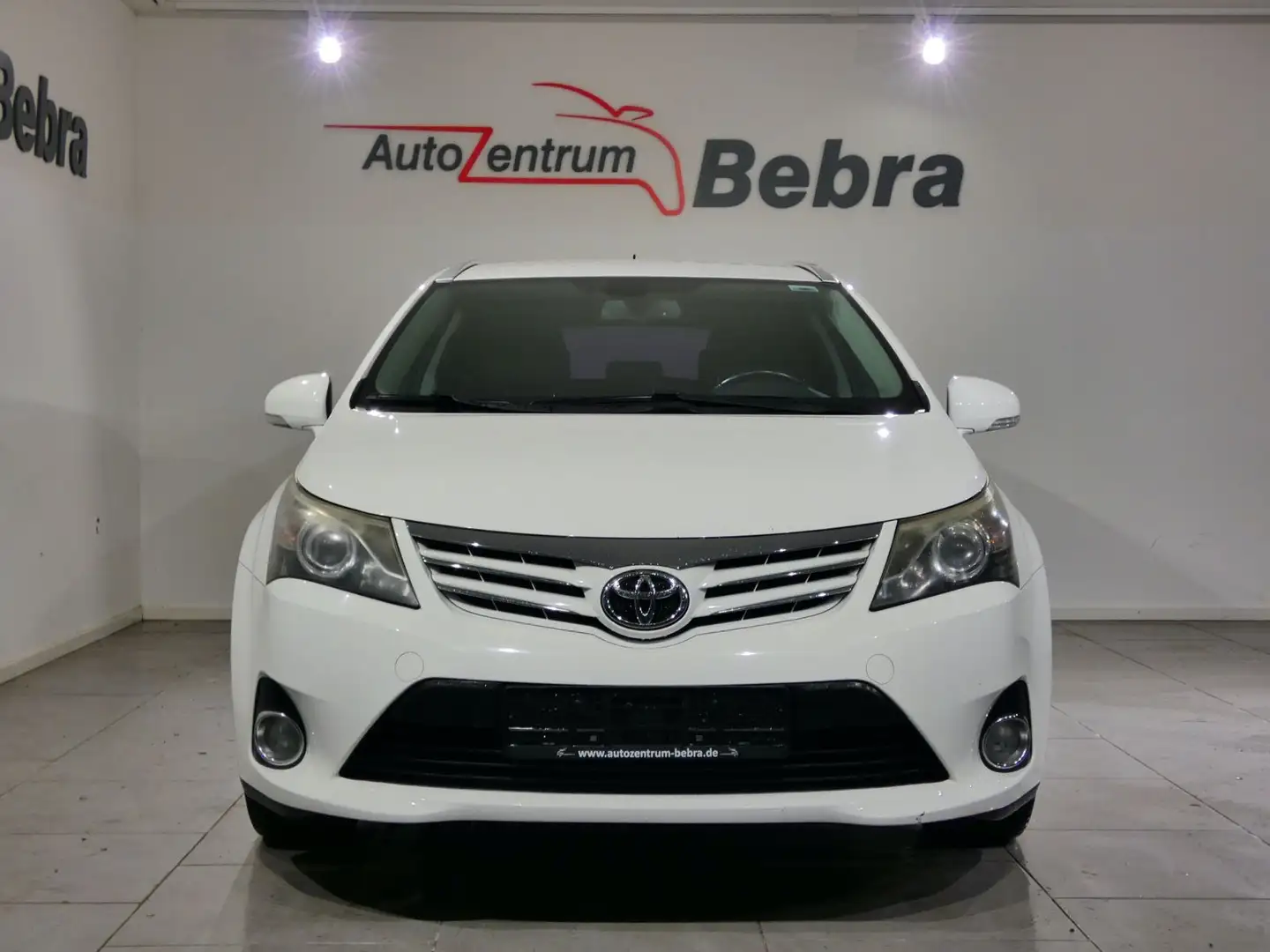 Toyota Avensis Kombi 1.8 Life Xenon/AHK/SHZ/MFL/Tempom. Weiß - 2