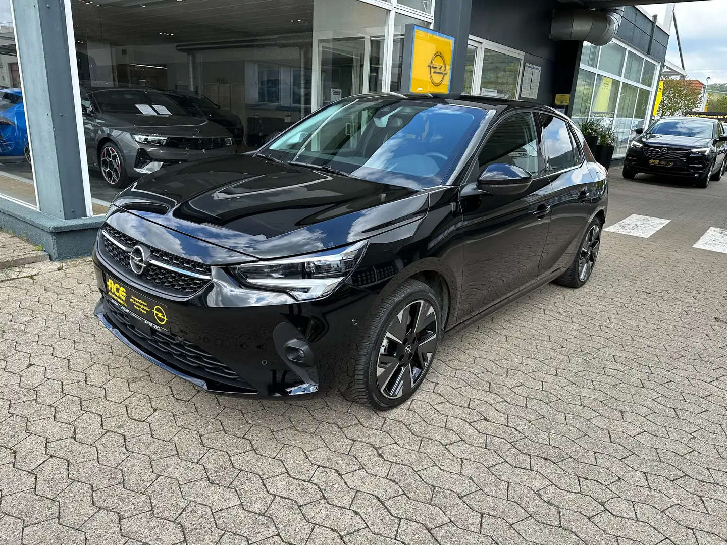 Opel Corsa-e Elegance*Leder*Navi*11KW Charger* Negro - 1