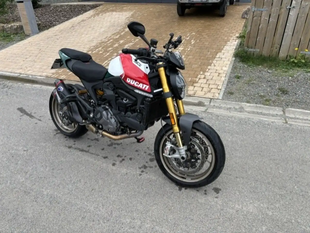 Ducati Monster 937