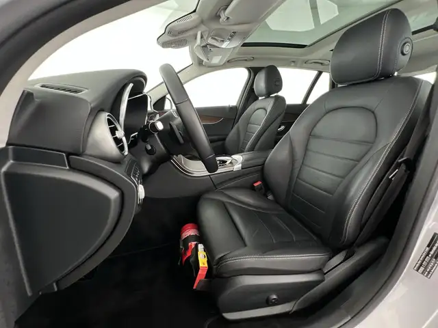 Mercedes-Benz C-Class view 8
