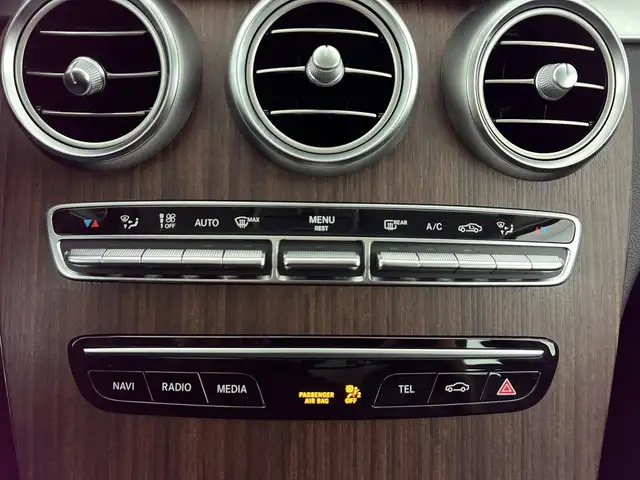 Mercedes-Benz C-Class view 14