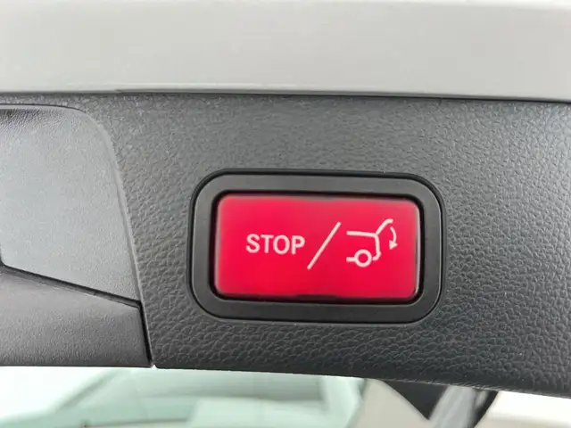 Mercedes-Benz C-Class view 19