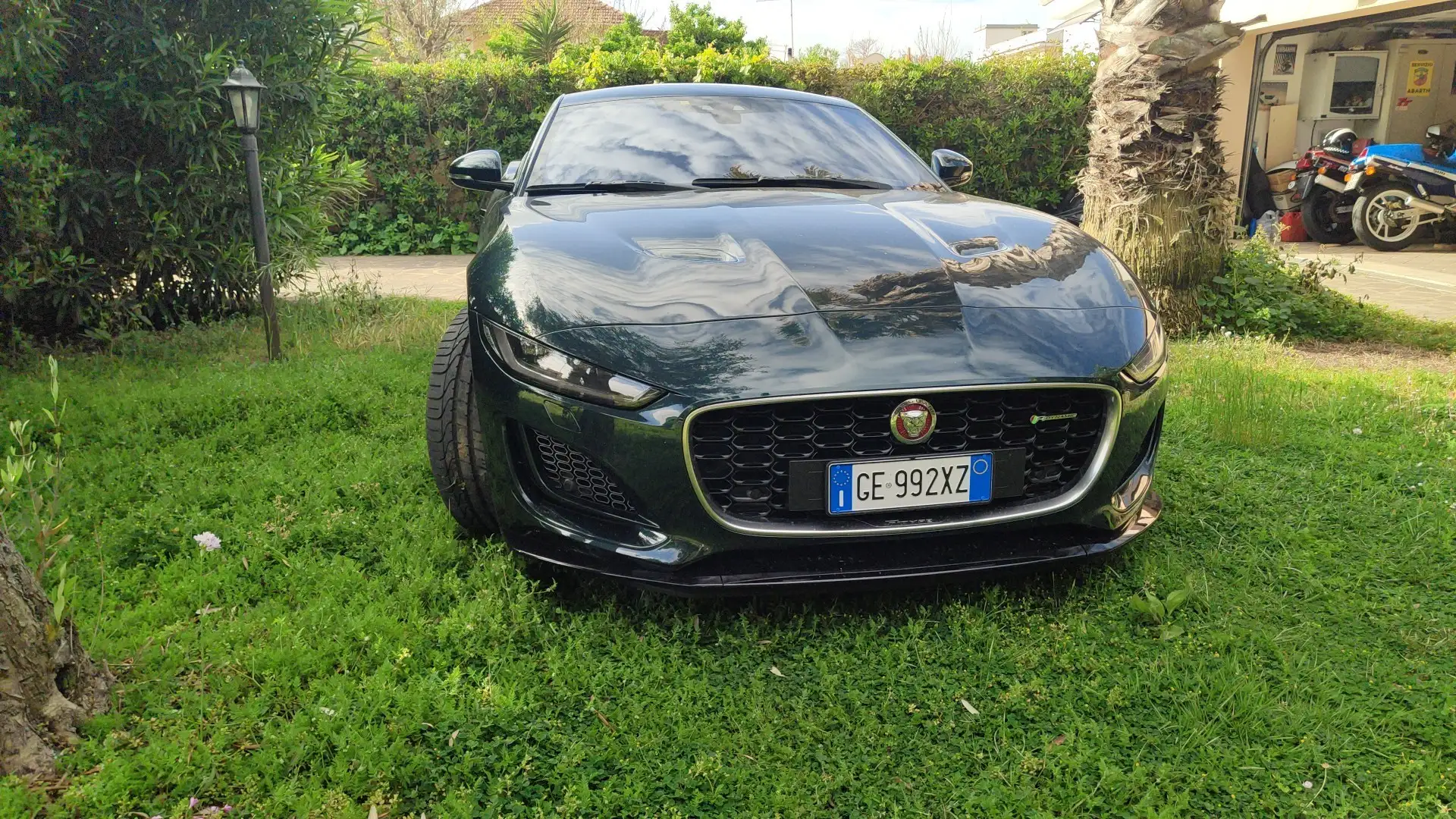 Jaguar F-Type Coupe 2.0 i4 R-Dynamic rwd 300cv auto - 2