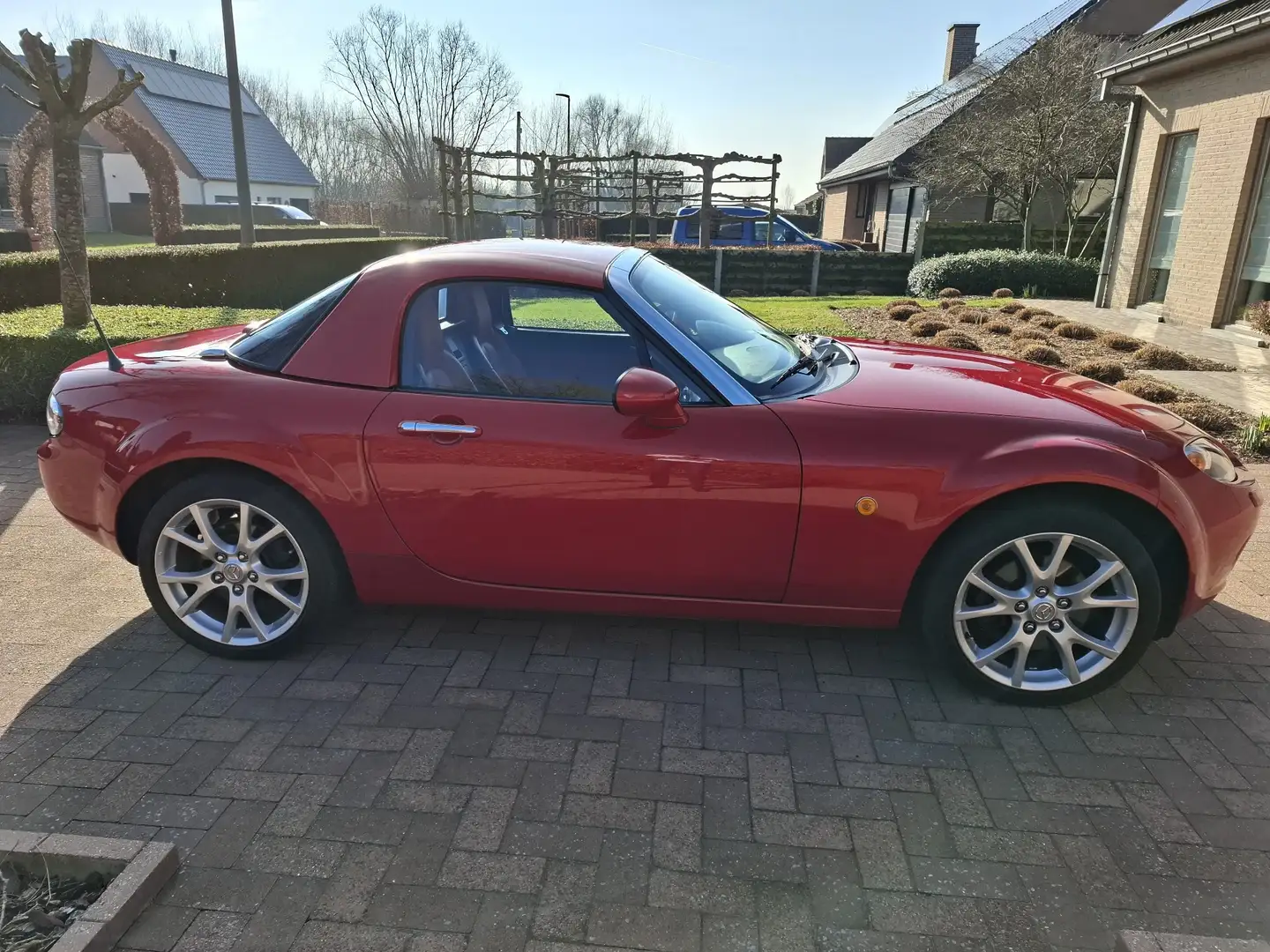 Mazda MX-5 2.0 MZR 3rd Generation - 2