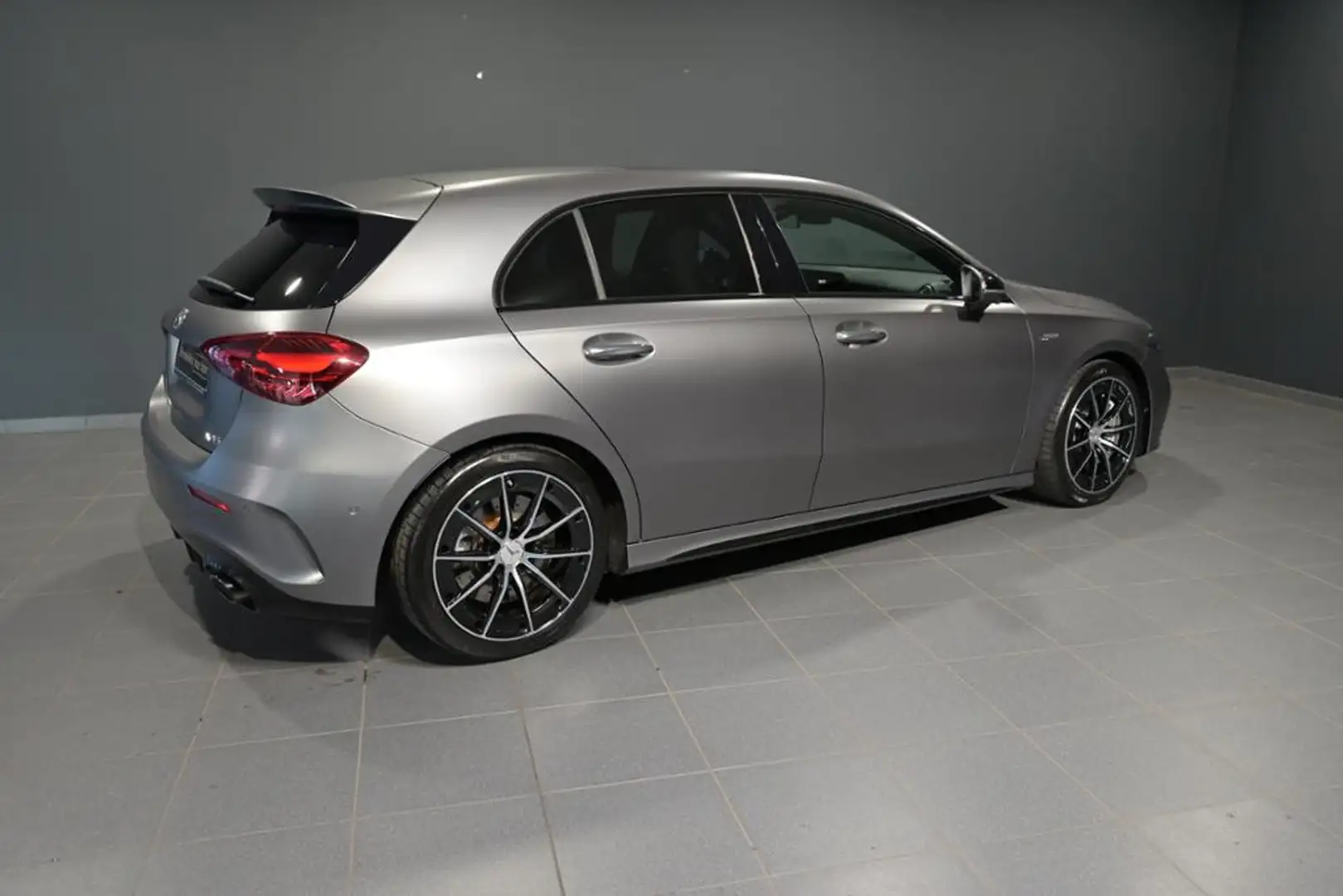 Mercedes-Benz A 35 AMG A 35 4M AMG AMG/DISTRO/PANO/MULTIB/NIGHT/360/SHZ Szary - 2