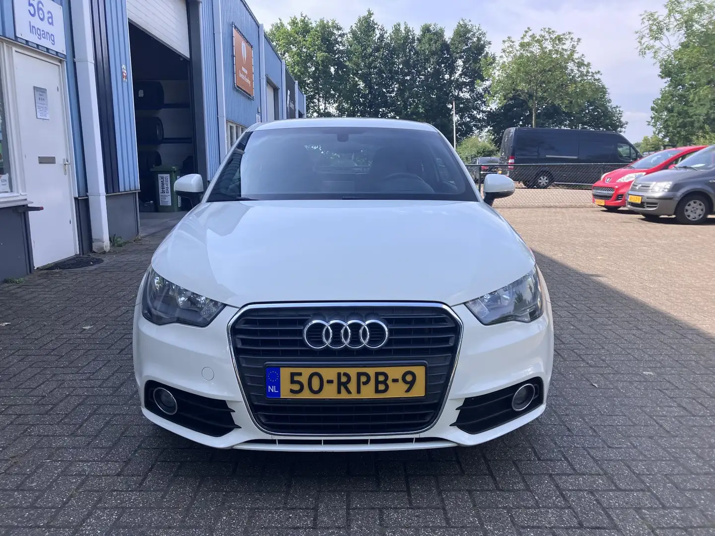 Audi A1 1.4 TFSI Ambition S-Line Business Autom Lmv Clima Wit - 2