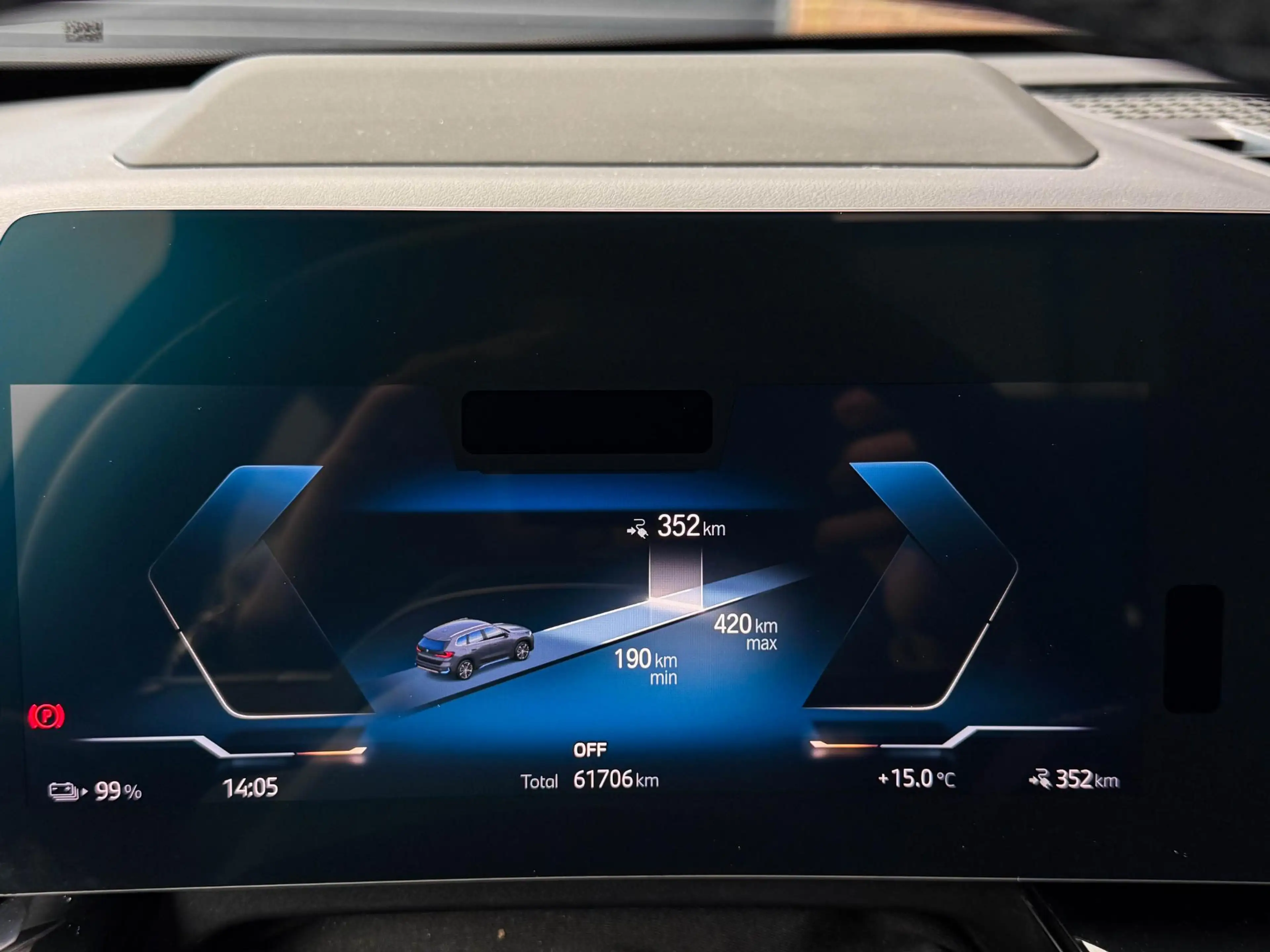 BMW iX1 xDrive30 Launch Ed. 67 kWh | Pano | 20"| Drive Pro — photo 14