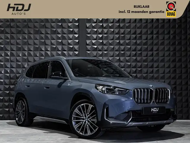 BMW iX1 xDrive30 Launch Ed. 67 kWh | Pano | 20"| Drive Pro