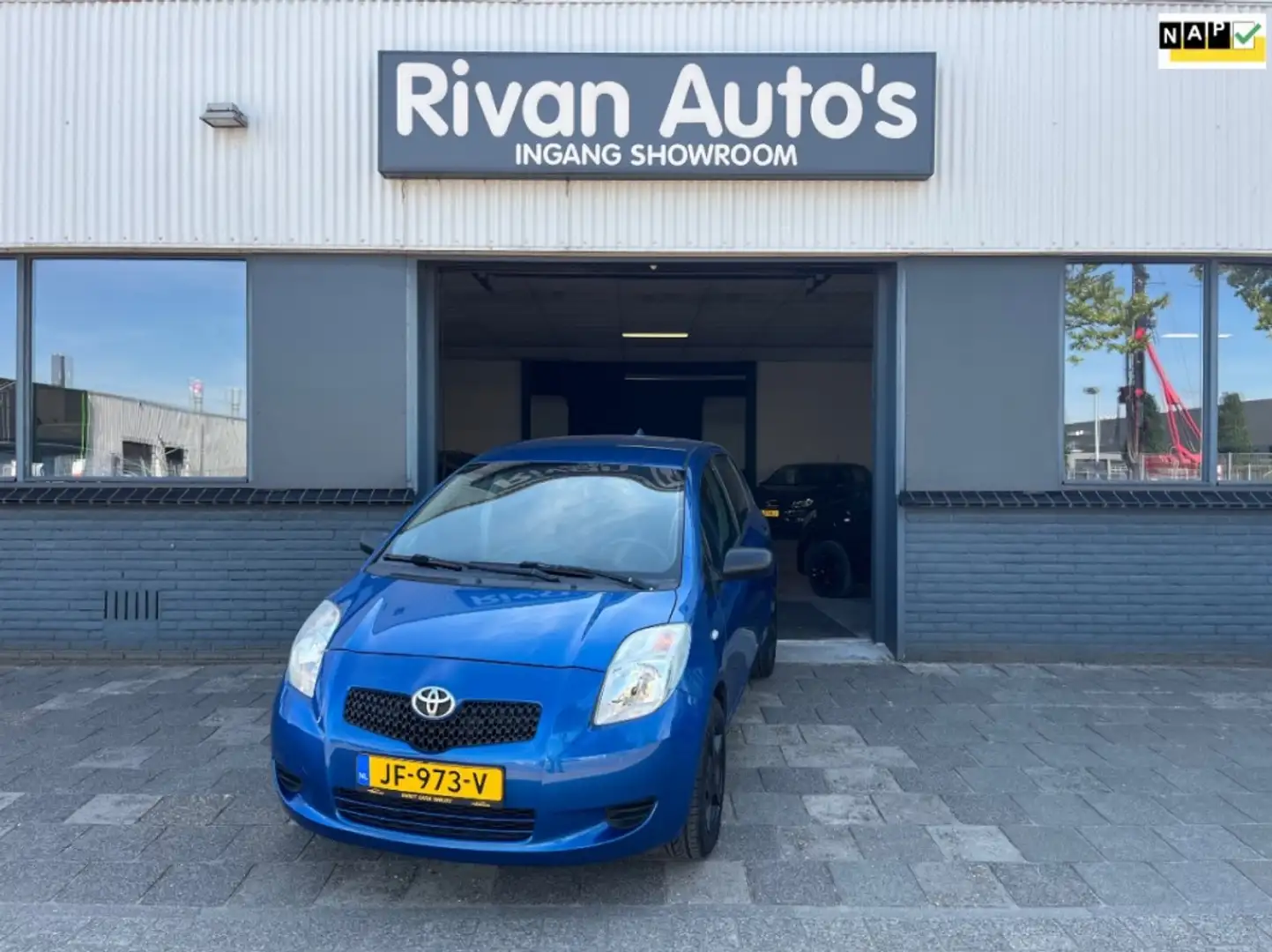 Toyota Yaris 1.3 VVTI SOL Blauw - 1