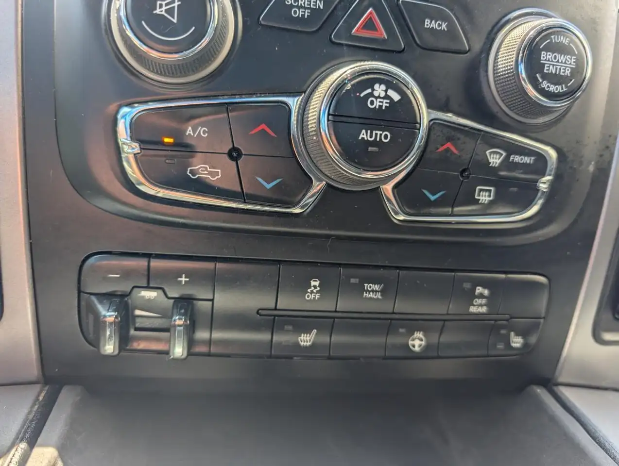 RAM 1500 снимка RAM 1500
