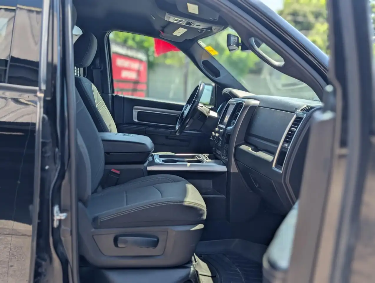 RAM 1500 снимка RAM 1500